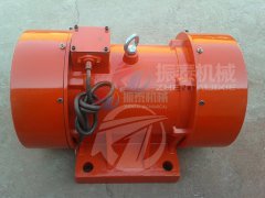 四川振动电机YJDX-8-4A型1台已发货，请常经理注意查收！
